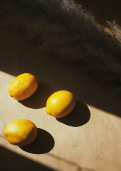 Ilustración digital sombras amarillas